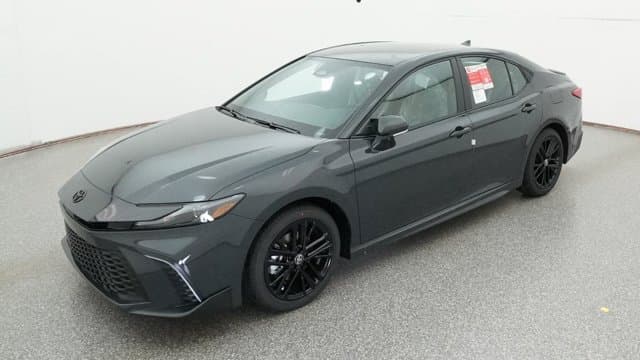 2026 Toyota Camry SE — photo 1 of 32