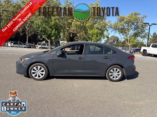 2025 Toyota Corolla LE — photo 1 of 8