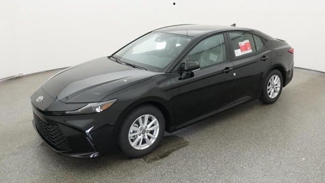 2026 Toyota Camry LE — photo 1 of 52