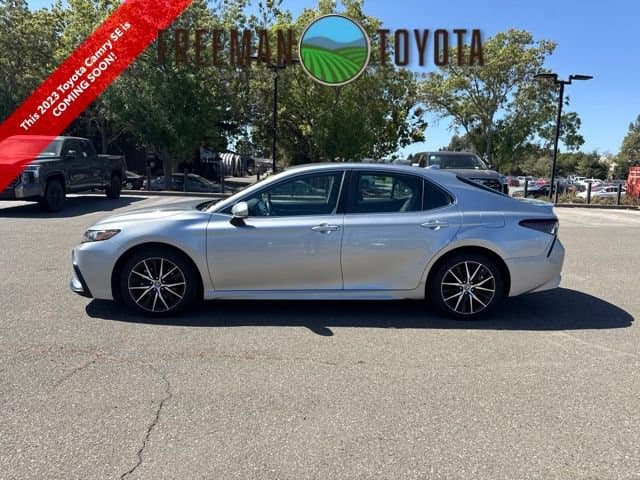 2023 Toyota Camry SE — photo 1 of 8