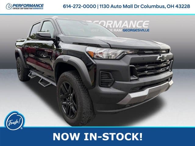 2024 Chevrolet Colorado 4WD Trail Boss — photo 1 of 23
