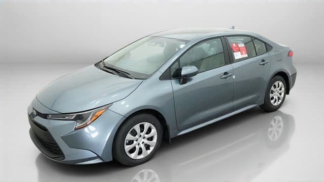 2027 Toyota Corolla LE — photo 1 of 16