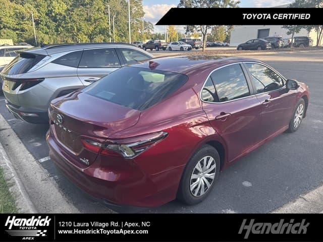 2021 Toyota Camry Hybrid LE — photo 1 of 4