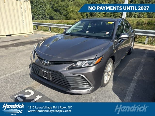 2024 Toyota Camry LE — photo 1 of 11