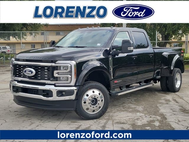 2027 Ford Super Duty F-450 DRW LARIAT — photo 1 of 36