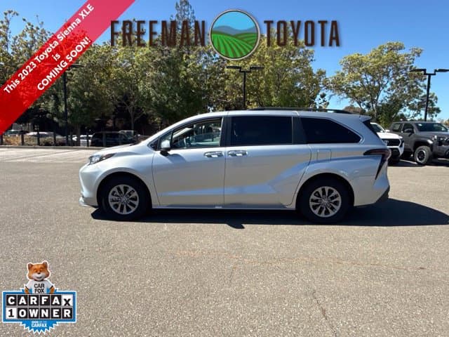 2023 Toyota Sienna XLE — photo 1 of 9
