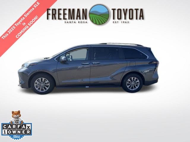 2025 Toyota Sienna XLE — photo 1 of 9