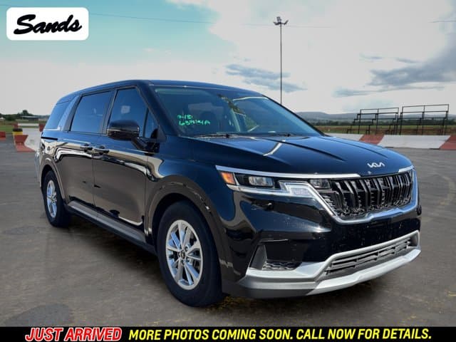 2022 Kia Carnival LXS — photo 1 of 10