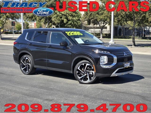 2024 Mitsubishi Outlander Base — photo 1 of 27