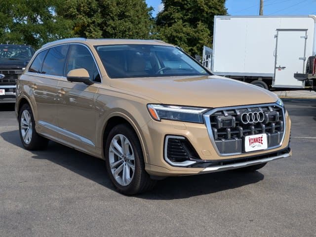 2025 Audi Q7 Premium — photo 1 of 36