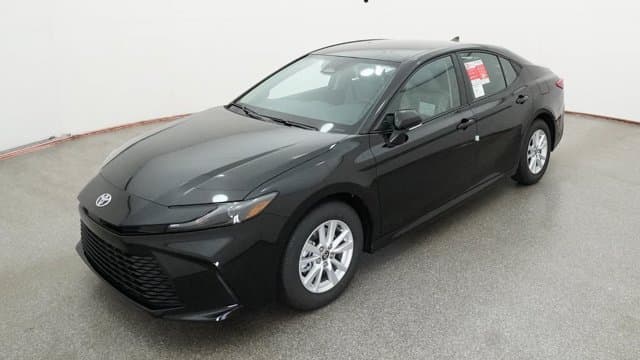 2026 Toyota Camry LE — photo 1 of 32