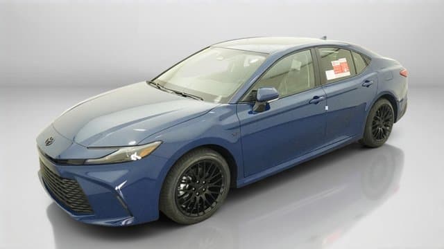 2026 Toyota Camry LE — photo 1 of 16