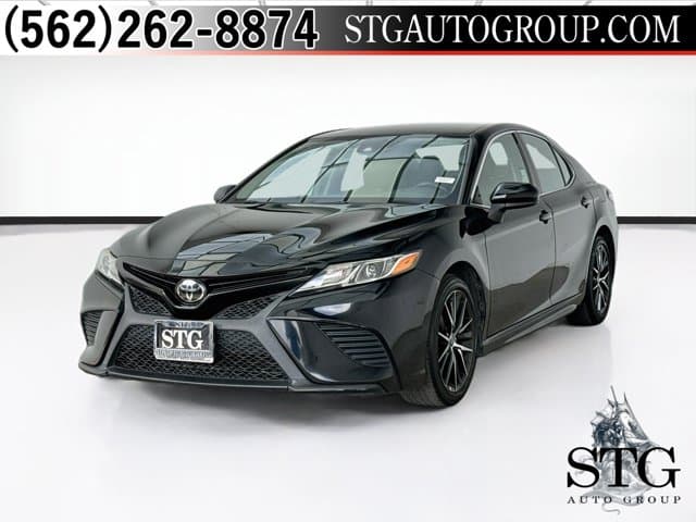 2019 Toyota Camry SE — photo 1 of 19