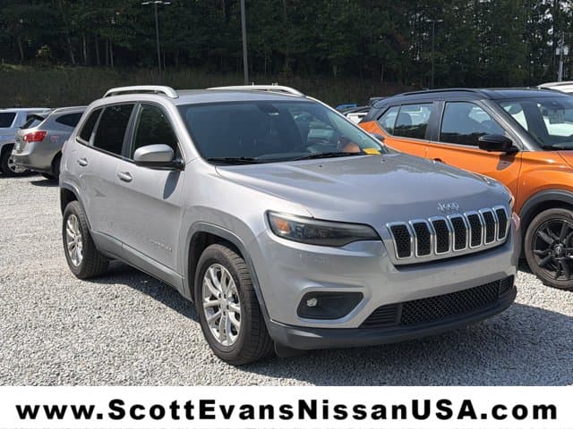 2019 Jeep Cherokee Latitude — photo 1 of 3