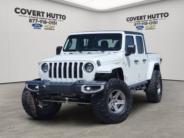2020 Jeep Gladiator Overland — photo 1 of 32