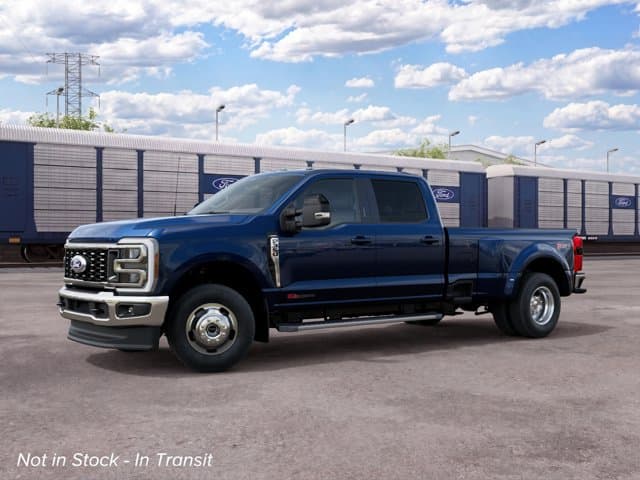 2027 Ford Super Duty F-350 DRW LARIAT — photo 1 of 22