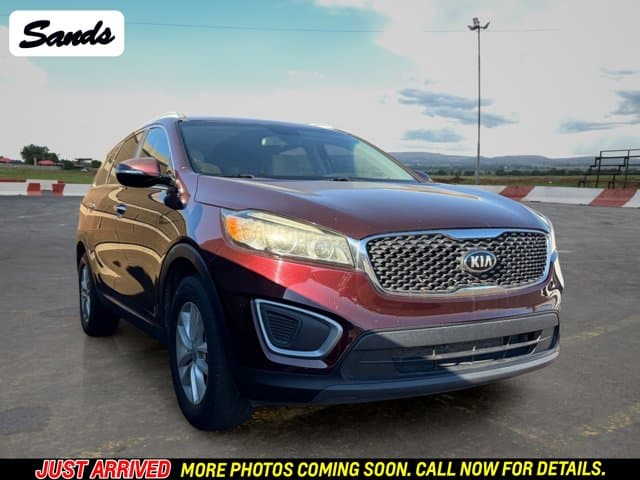 2017 Kia Sorento LX — photo 1 of 13