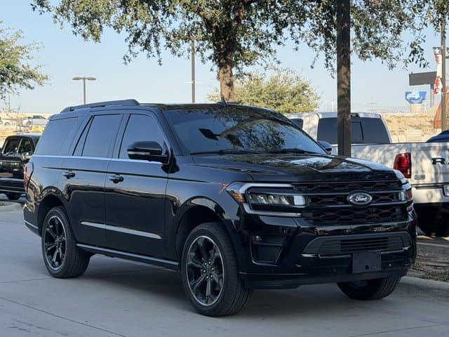 2024 Ford Expedition Limited — photo 1 of 13