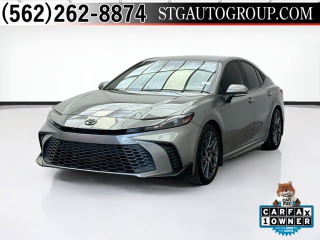 2025 Toyota Camry SE — photo 1 of 20