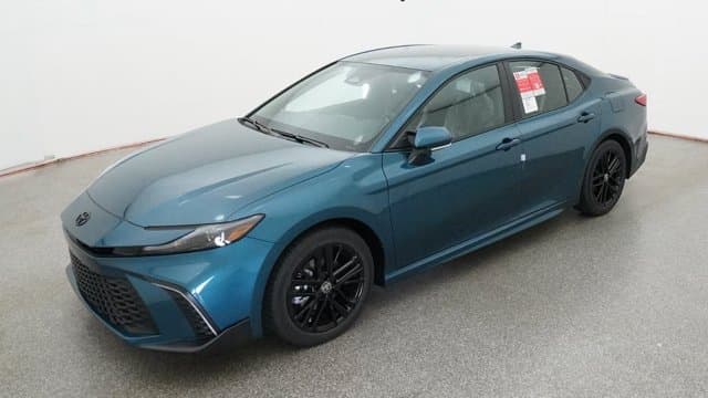 2026 Toyota Camry SE — photo 1 of 32