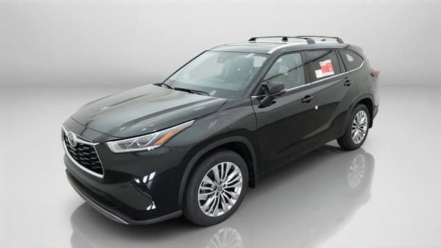 2026 Toyota Highlander Platinum — photo 1 of 16