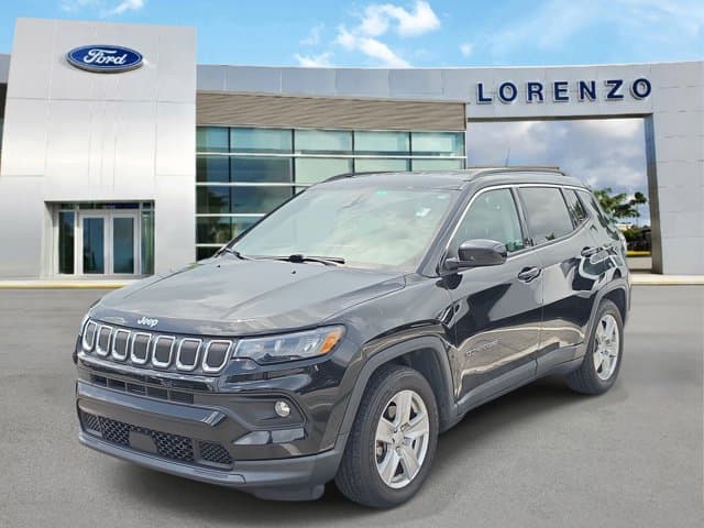2022 Jeep Compass Latitude — photo 1 of 21