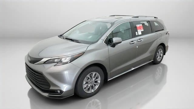 2026 Toyota Sienna XLE — photo 1 of 16