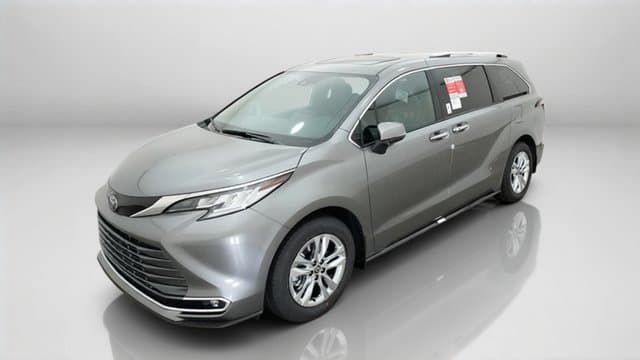 2026 Toyota Sienna Limited — photo 1 of 16