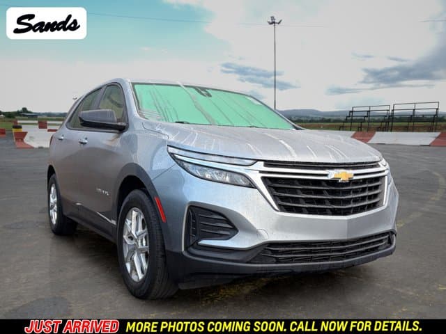 2023 Chevrolet Equinox LS — photo 1 of 11