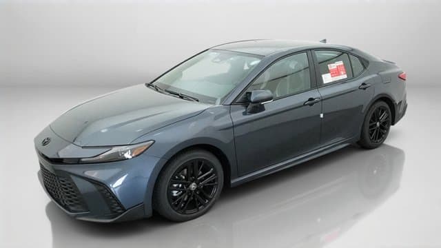 2026 Toyota Camry SE — photo 1 of 16