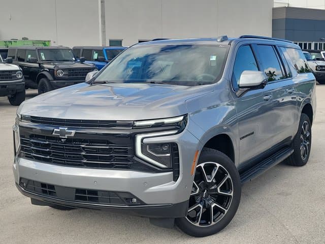 2025 Chevrolet Suburban RST — photo 1 of 37