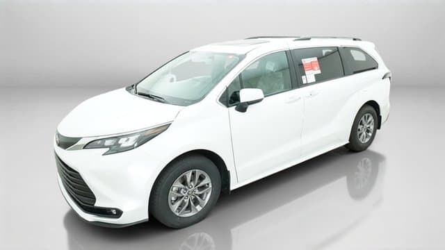 2026 Toyota Sienna XLE — photo 1 of 46
