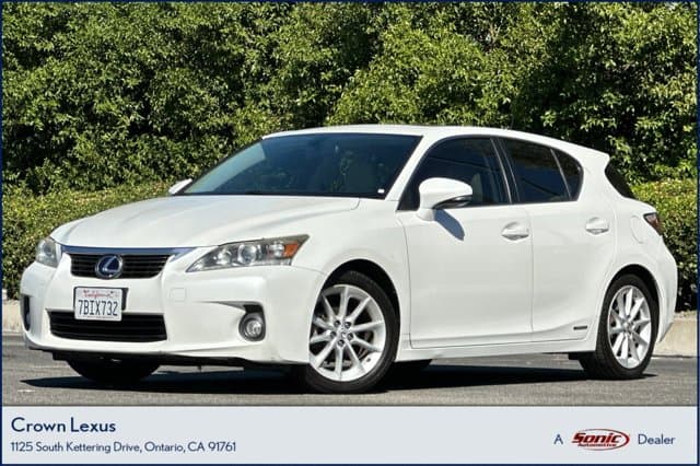 2013 Lexus CT 200h Hybrid — photo 1 of 32