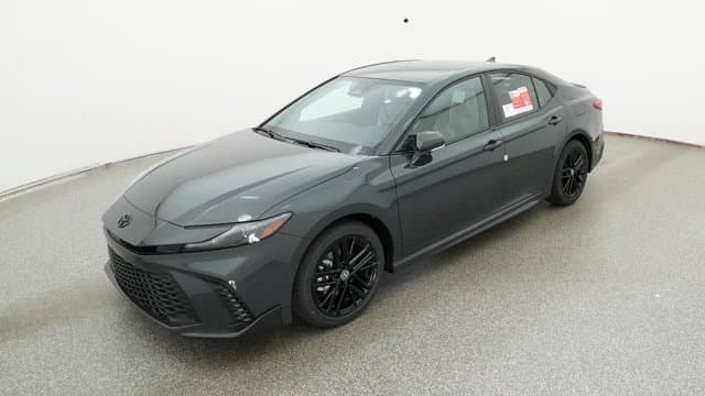 2026 Toyota Camry SE — photo 1 of 32