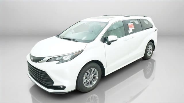 2026 Toyota Sienna XLE — photo 1 of 46