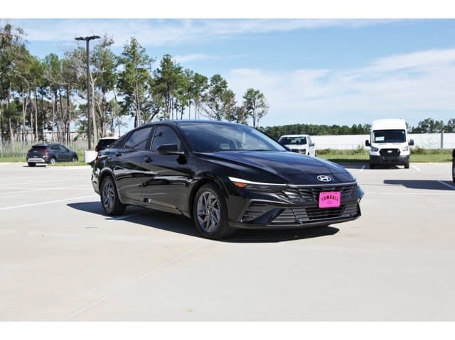 2024 Hyundai Elantra SEL — photo 1 of 34