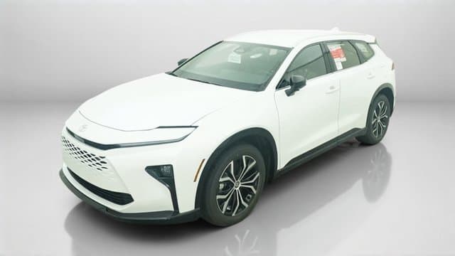 2026 Toyota Crown Signia XLE — photo 1 of 46