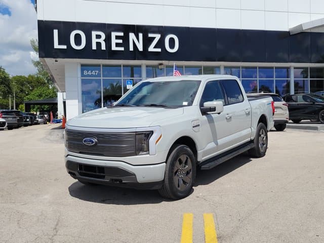 2023 Ford F-150 Lightning LARIAT — photo 1 of 29