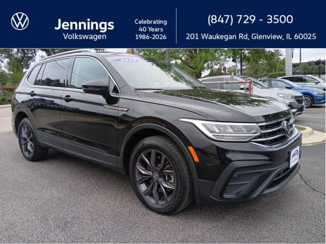 2023 Volkswagen Tiguan SE — photo 1 of 29