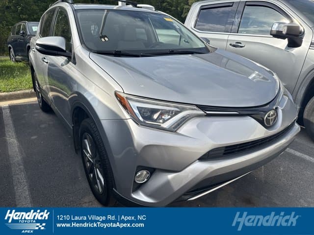 2018 Toyota RAV4 Limited — photo 1 of 9