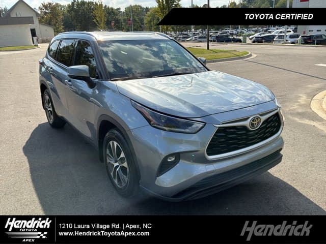 2021 Toyota Highlander XLE — photo 1 of 36