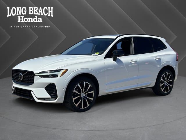 2023 Volvo XC60 Plus Dark Theme — photo 1 of 34