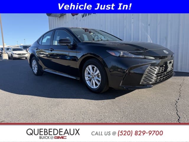 2025 Toyota Camry LE — photo 1 of 19