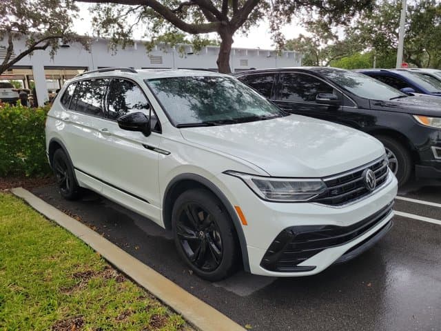 2024 Volkswagen Tiguan Base — photo 1 of 4