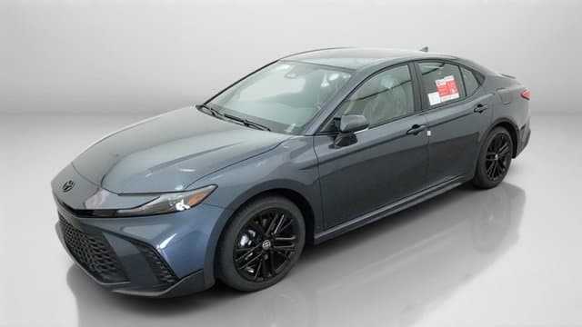 2026 Toyota Camry SE — photo 1 of 16