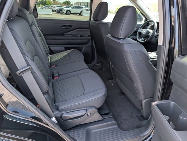 2026 Nissan Pathfinder SV — photo 1 of 26