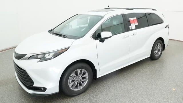 2026 Toyota Sienna XLE — photo 1 of 32