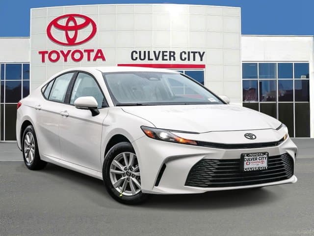 2026 Toyota Camry LE — photo 1 of 24