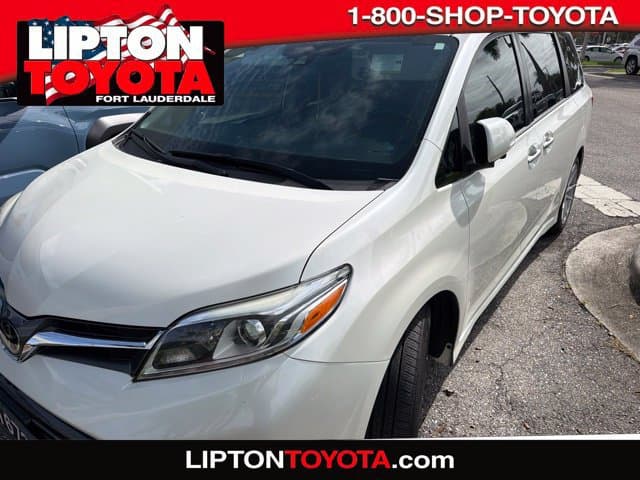 2019 Toyota Sienna Limited Premium — photo 1 of 3