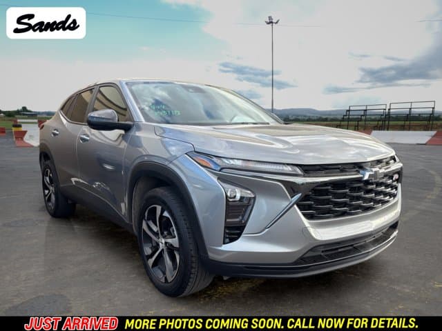 2025 Chevrolet Trax 1RS — photo 1 of 11